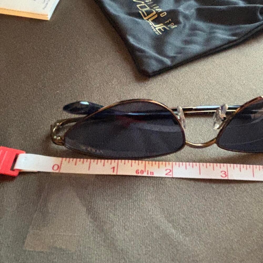 Gigi Hadid for Vogue sunglasses new in case full inclusion - Picture 7 of 7